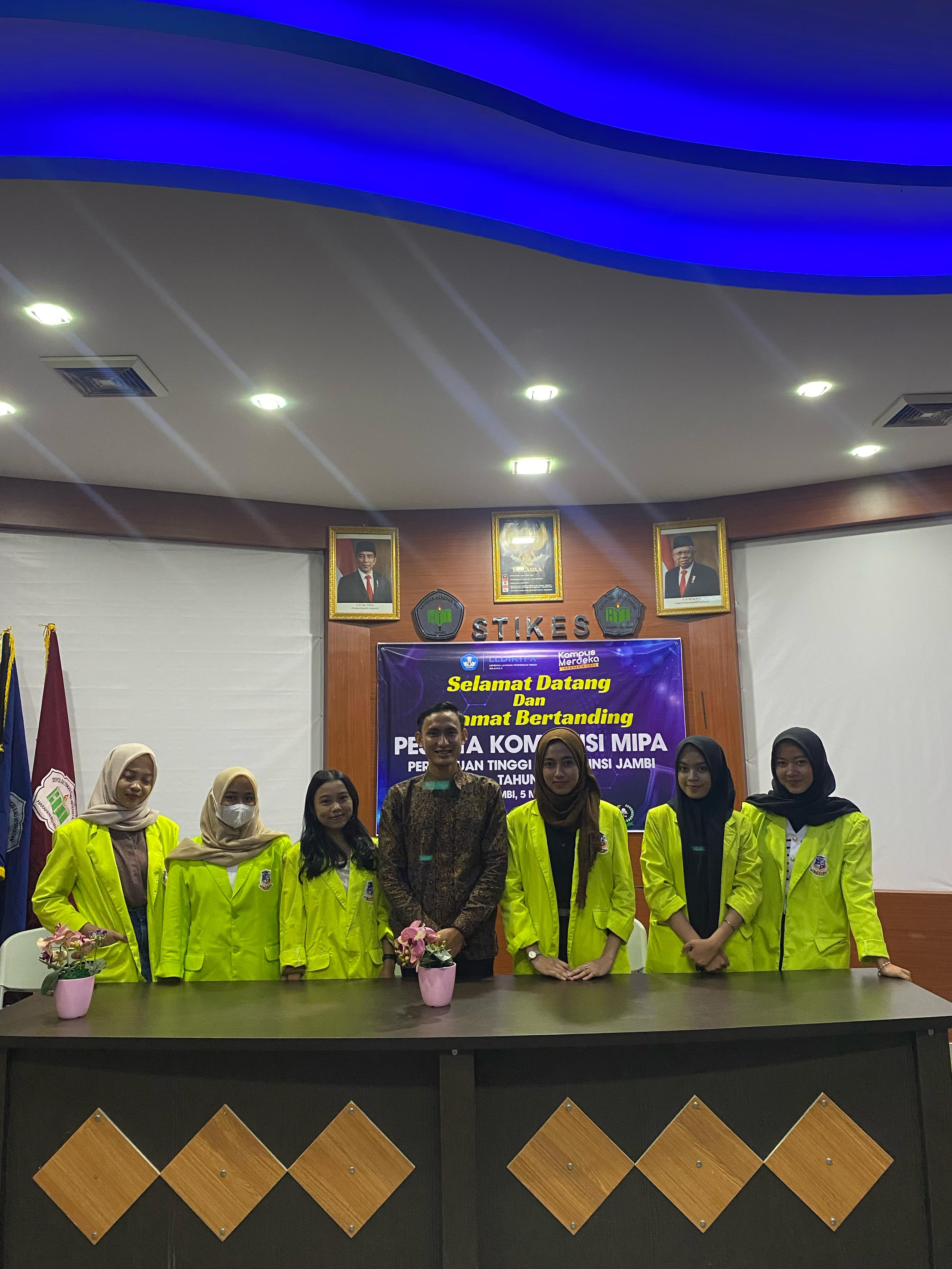 Kompetisi MIPA di STIKES HI